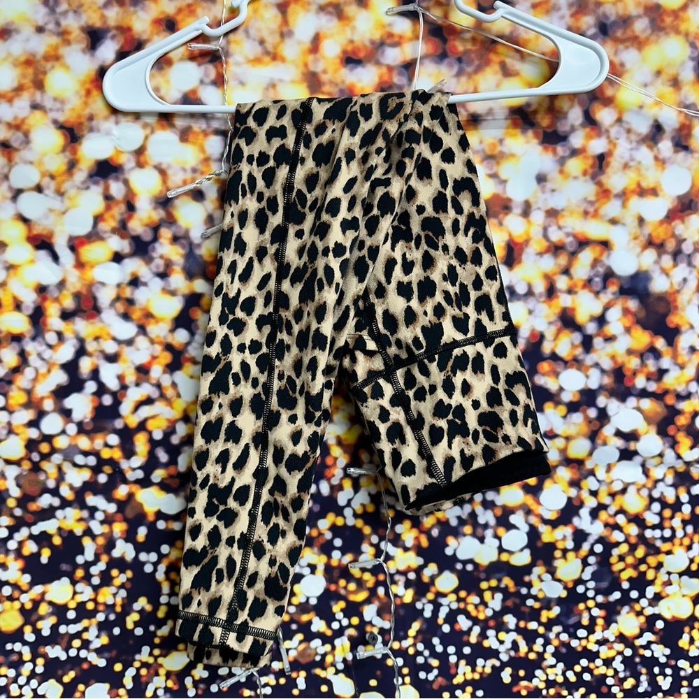 Victorias Secret Chettah Leggings size 2
